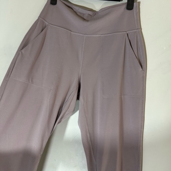 Lululemon Mauve High-Waisted Joggers - Picture 4 of 8